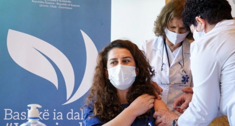 VAKSINIMI/ Nga java e ardhshme, qytetarët e Kosovës do të mund të zgjedhin llojin e dozës kundër COVID-19