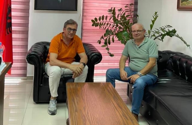“E KEQIA MË E MADHE KALOI”/ Brataj: Nuk do të ketë valë me përmasa si ato që kaluam. Vaksinimi…