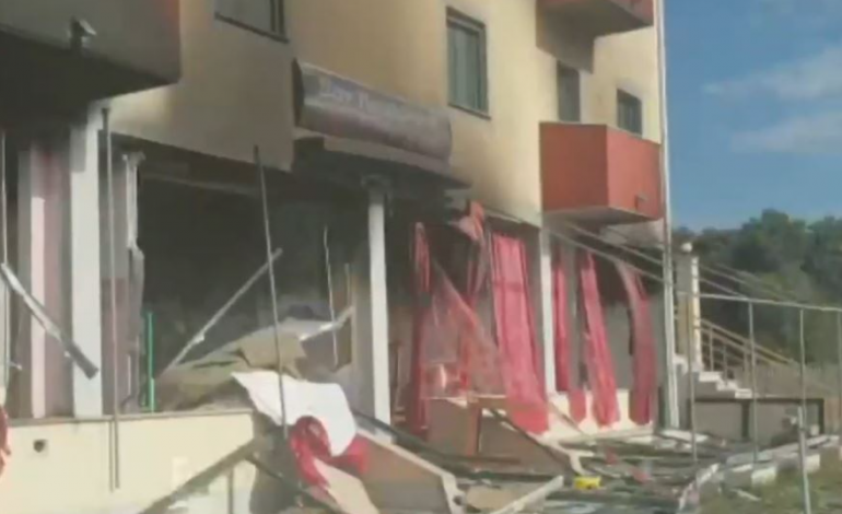 SHPËRTHIMI NË VELIPOJË/ DETAJET: Nëna dhe tre fëmijët në gjendje të rëndë në QSUT