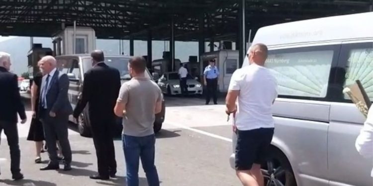 PREKËSE! Mbërrijnë në Kosovë trupat e 10 viktimave të aksidentit tragjik në Kroaci