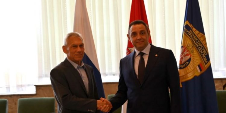 JO VETËM ARMATIME/ Rusia trajnon policët e Serbisë. Ministri Vulin në delir