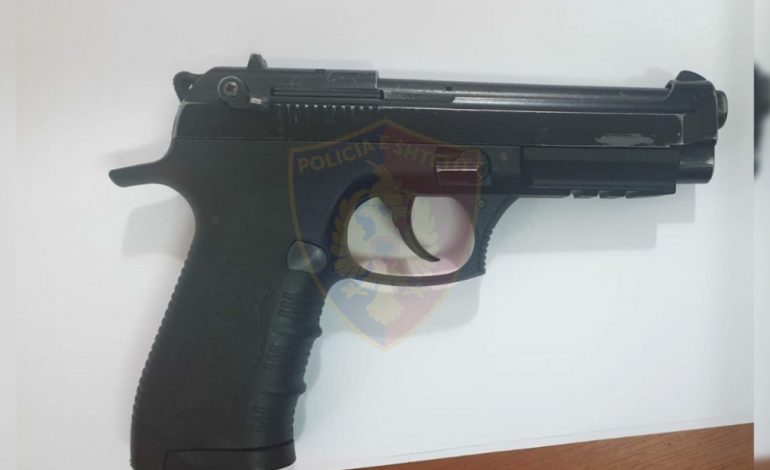 POLICIA AKSION NGA DURRËSI NË KRUJË/ Ndalohen 3 të shpallur në kërkim, arrestohen 3 të tjerë