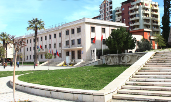 PAS ARRESTIMIT TË FATOS TUSHE/ Zgjidhet kryetarja e re e Bashkisë Lushnje (EMRI)