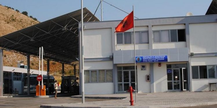 KUFIZIMET/ Nga dita e nesërme kalimi kufitar i Qafë-Botë do të jetë i hapur 24 orë