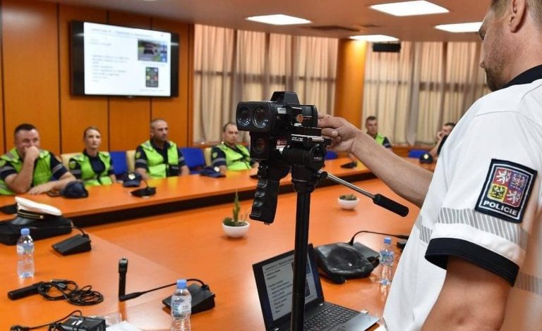 KUJDS NGA SHPEJTËSIA/ Mbërrijnë në Policinë e Shtetit 4 radarë modernë, do monitorojnë akset rrugore