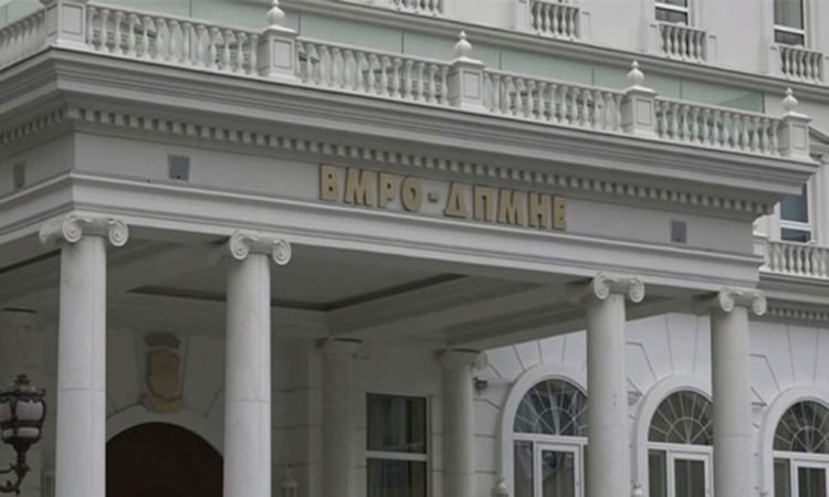 “NGËRCI” ME BASHKIMIN EUROPIAN/ Opozita maqedonase thirrje Zaevit: T’i vendosim vijat e kuqe Bullgarisë