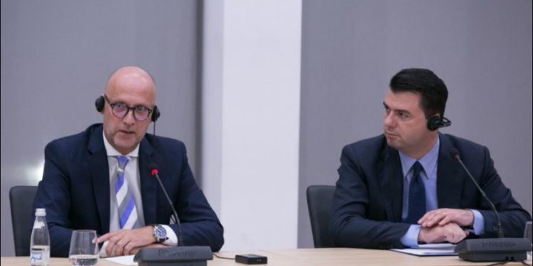 I SHKRUAN YURI KIM/ Këshilltari gjerman i Bashës: Berisha ka bërë shumë për perëndimin dhe Shqipërinë