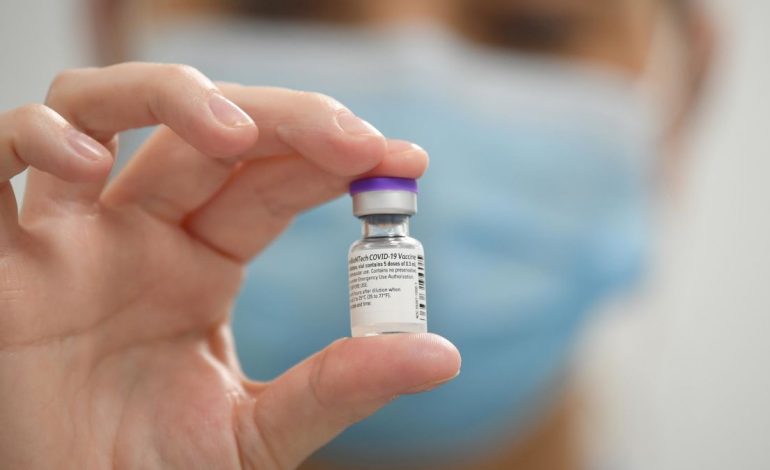 KORONAVIRUSI/ Çfarë nënkupton propozimi i Pfizer për vaksinimin me 3 doza?