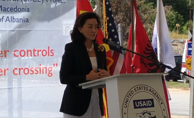 “NDIHMA E SHBA PO E BËN…”/ Ambasadorja Kim nga Qafë Thana: Mbështesim integrimin e Shqipërisë dhe Maqedonisë së Veriut