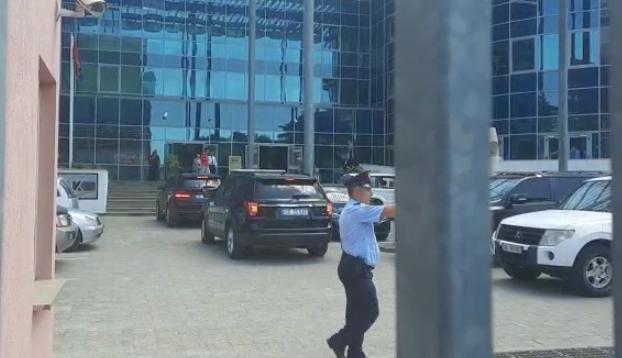 VIZITA NË SPAK/ Yuri Kim prezanton hetuesit e rinj të Byrosë Kombëtare të Hetimit
