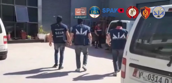 DETAJE NGA OPERACIONI NDËRKOMBËTAR/ Mes të arrestuarve 5 punonjës policie dhe 1 prokuror
