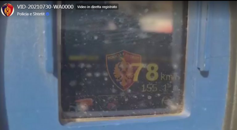 TË DEHUR DHE ME SHPEJTËSI TEJ NORMAVE TË LEJUARA/ Arrestohen 10 shoferë, pezullohen 44 patenta në 24 orët e fundit