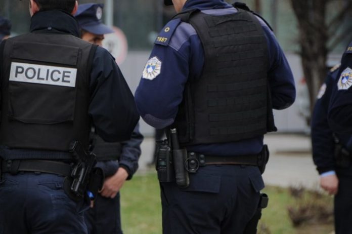 FLUKSI I QYTETARËVE/ Policia e Kosovës kërkon që të shfrytëzohen edhe pika të tjera të kalimit të kufirit