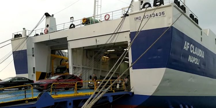 FLUKSI NË PORTIN E DURRËSIT/ Fundjava shënon numër të lartë personash që hyjnë në vendin tonë