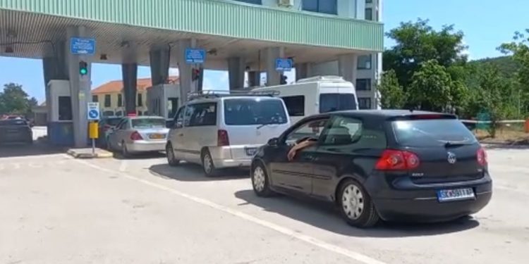 KUFIZIMT NGA COVID-19/ Rihapet Qafë-Thana për punëtorët sezonalë