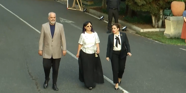 LIVE/ Nis ceremonia e anëtarësimit të Shqipërisë në Këshillin e Sigurimit