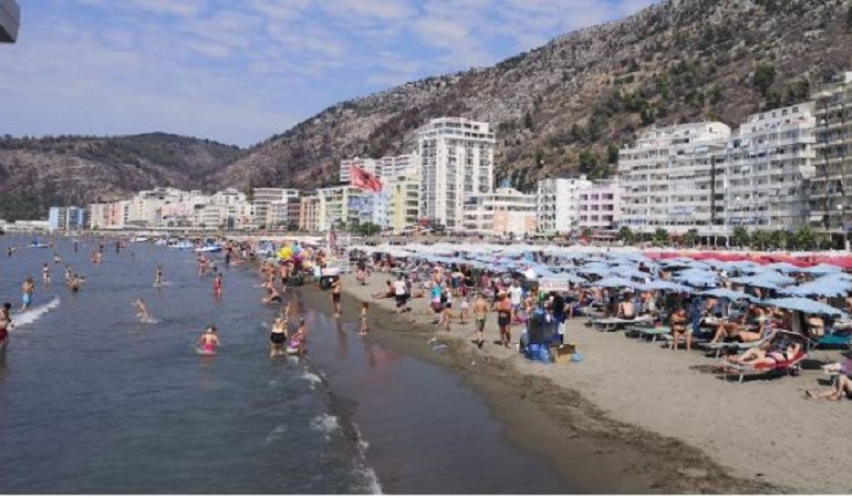 SHËNGJIN/ Humbasin DY fëmijë në plazh, policia gjen…
