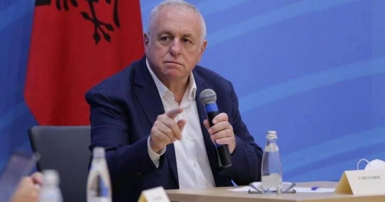 PËRPLASJE NË PD PËR BERISHËN/ Tritan Shehu sulmon Kadillin: Kemi dashuri dhe respekt të pakufijshëm për SHBA se promotor ka…