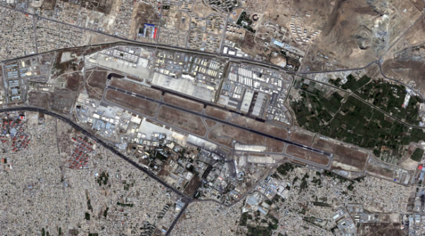 FRIKË PËR SULME TERRORISTE/ Ambasada e SHBA-ve në Kabul thirrje amerikanëve: Mos shkoni në aeroport