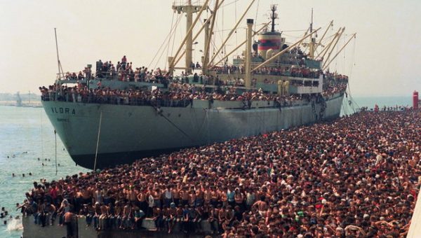 30 VITE NGA EKSODI I SHQIPTARËVE NË ITALI/ Mediat përtej Adriatikut: Sot të dy popujt janë të pandarë