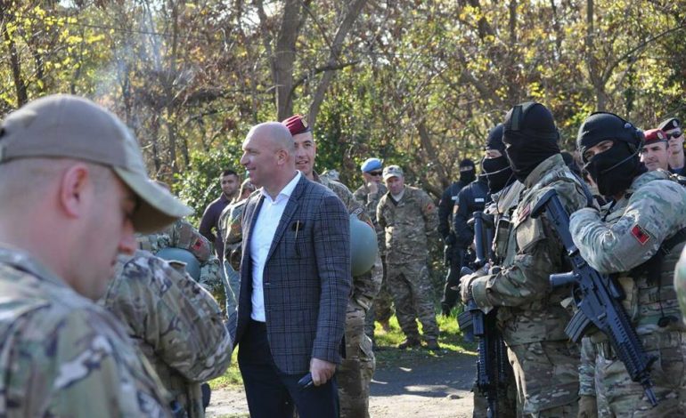 “PERLA” NGA PD: Rama të ketë kujdes, vajzat këto kohë janë të zhveshura dhe afganët s’përmbahen