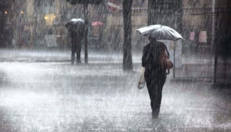 MIRUPAFSHIM VERË/ Ulje temperaturash, reshje shiu dhe shtrëngata. Ja si pritet të jetë moti në vazhdim