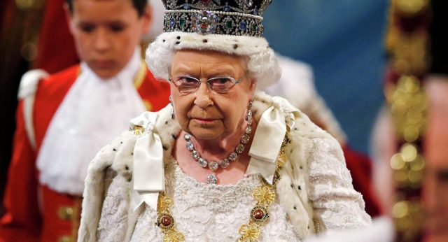 NGA BISKOTAT TEK SENDET…/ Ja çfarë mban gjithmonë me vete Mbretëresha Elizabeth