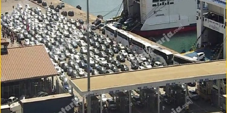 FLUKS NË PORTIN E DURRËSIT/ Ja sa emigrantë shqiptarë janë kthyer për dy ditë në atdhe