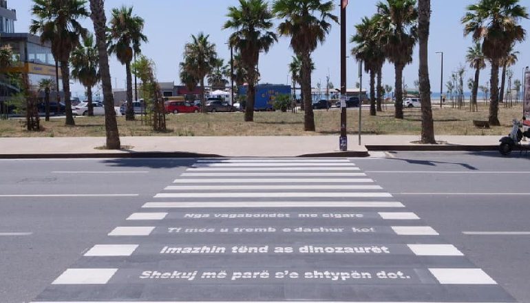 ART DHE LETËRSI/ Vizat e bardha shndërrohen në vargje poezish (FOTOT)