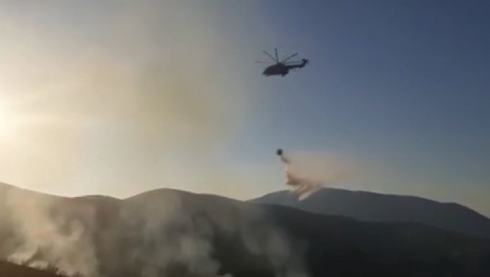 ZJARRET NË VEND/ Dita e dytë e ndërhyrjes nga ajri për shuarjen e flakëve në Karaburun, hidhen mbi 300 mijë litra ujë