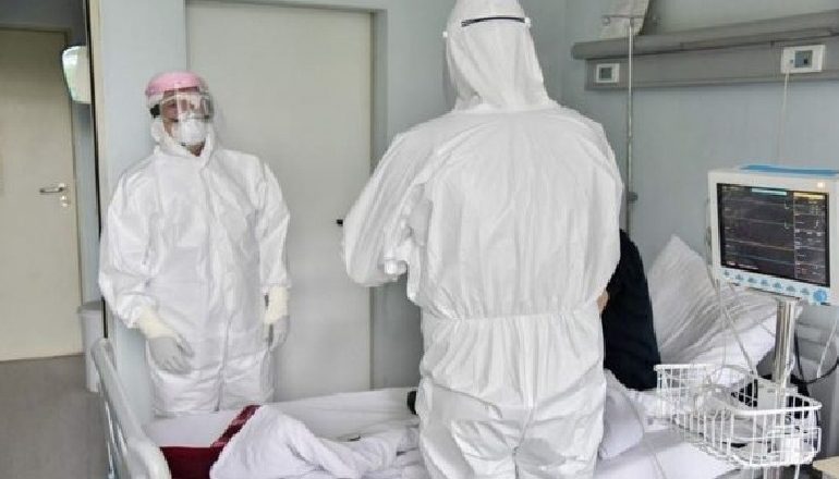 DELTA PËRHAPET ME SHPEJTËSI NË KOSOVË/ Epidemiologët paralajmërojnë goditjen nga një valë tjetër e pandemisë