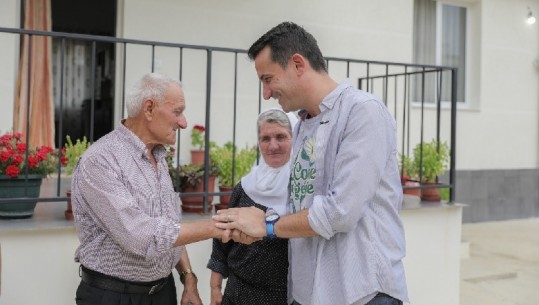 U DËMTUA NGA TËRMETI/ Familja e Musa Shimës në Vaqarr hyn në shtëpinë e re, Veliaj: Kemi dalë faqebardhë…