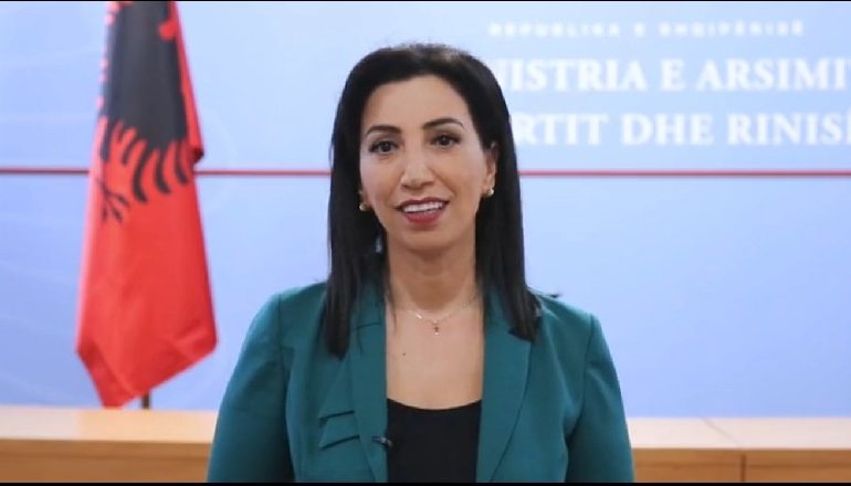 NJOFTIMI I RËNDËSISHËM/ Shtyhet DATA e fillimit të shkollës, Kushi: Do reflektohet…