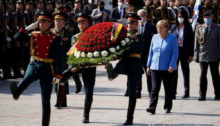 DISKUTIME PËR AFGANISTANIN DHE…/ Merkel në vizitën e saj të fundit në Moskë si kancelare e Gjermanisë