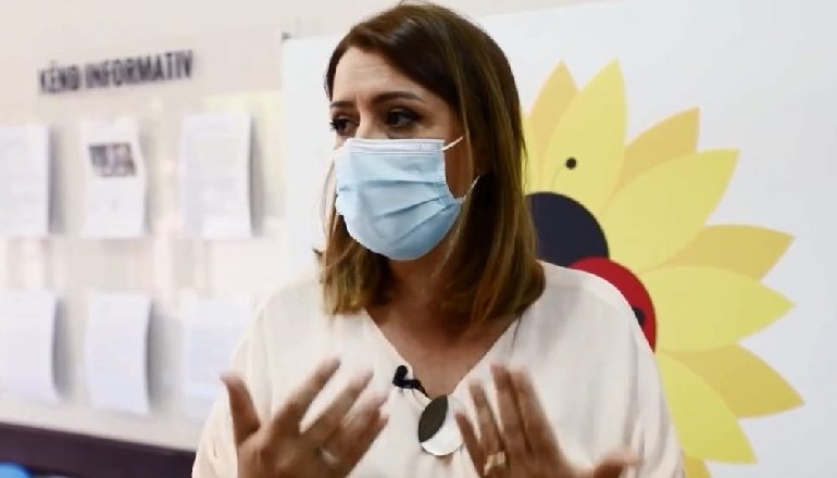 KORONAVIRUSI/ Manastirliu: Qeveria po negocion me kompaninë Pfizer për 500 mijë doza brenda 2021