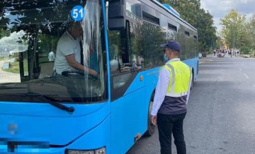 I DEHUR NË TIMON DHE RREZIKONTE JETËN E 36 PASAGJERËVE/ Arrestohet shoferi 56-vjeçar autobusit i linjë Korçë-Tiranë