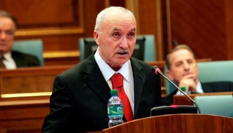 E TRISHTË/ Shuhet në moshën 73-vjeçare ish-kryeparlamentari i Kosovës, Kolë Berisha