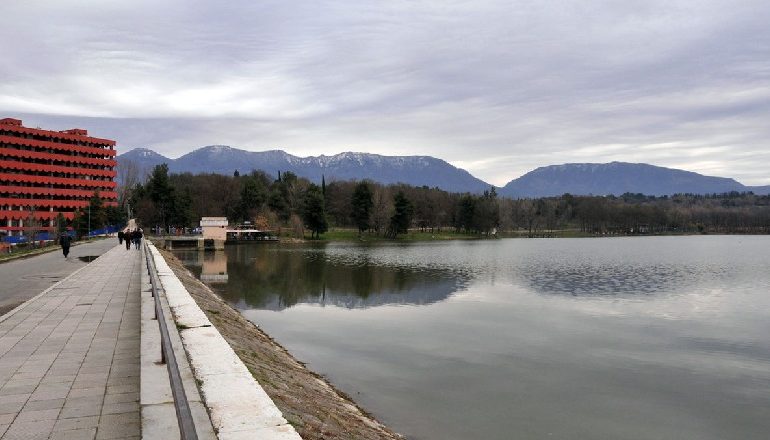 E RËNDË NË TIRANË/ Mbytet tek Liqeni Artificial një i moshuar, viktima ende i paidentifikuar