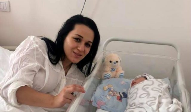 “PËR ÇDO TË PORSALINDUR”/ Manastirliu publikon SHIFRAT: Ja sa familje në Lezhë kanë përfituar bonusin e bebes