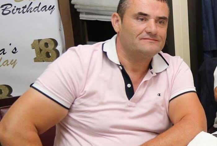 AKSIDENTI TRAGJIK ME 5 VIKTIMA/ La pas 3 fëmijë, familja e shoferit të furgonit hap dyert e mortit