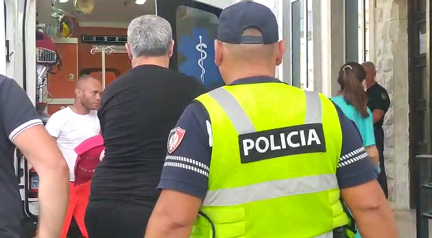 DALIN PAMJET/ Momenti kur E PLAGOSURA në aksidentin tragjik në Qafë Muzinë dërgohet në spital