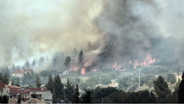 ZJARRET NË GREQI/ Shënohet viktima e parë. Vullnetari, humbi jetën në betejë me flakët