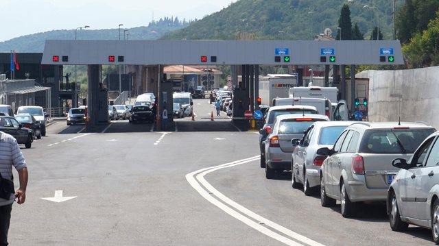 MALI I ZI SHRËNGON MASAT/ Çfarë ju duhet për të kaluar kufirin