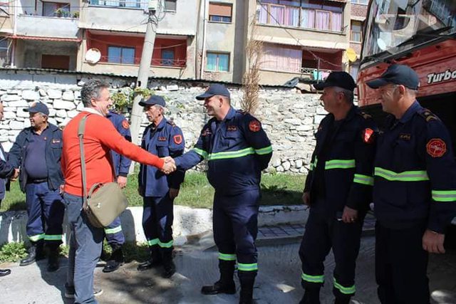 U ARRESTUA SE I VURI FLAKËN VRESHTIT/ Dy javë më parë ish-zv.ministri dhuroi dy makina zjarrfikëse për Kolonjën
