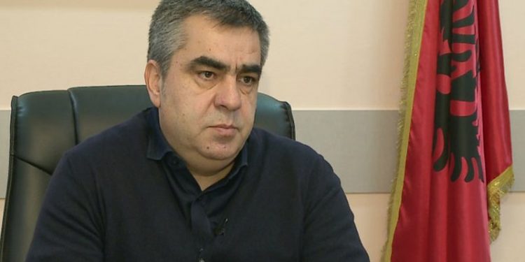 “NDIQNI RREGULLIN E 3 SEKONDAVE”/ Blendi Gonxhe u drejtohet shoferëve me apelin e rëndësishëm