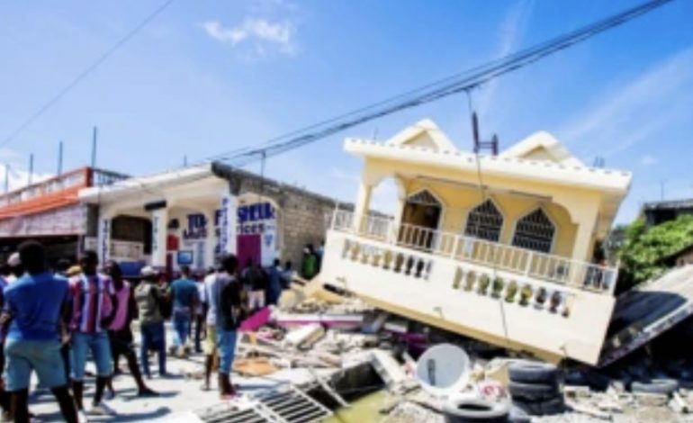 TRAGJIKE/ Mbi 700 të vdekur nga tërmeti në Haiti