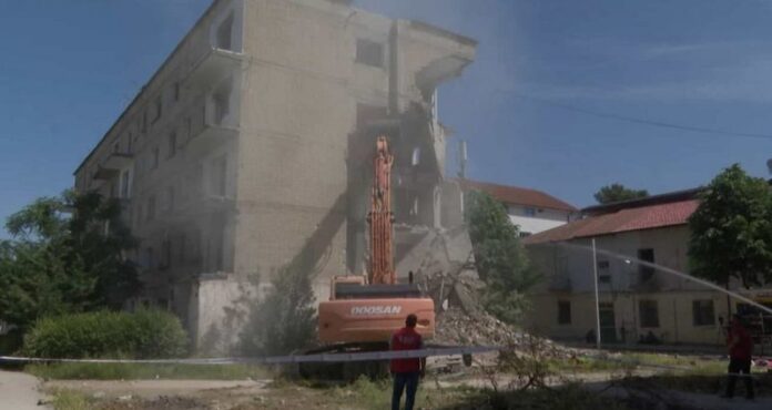PROJEKTI I RINDËRTIMIT/ Bashkia Tiranë publikon listën e pallateve që do të prishen për shkak të dëmtimeve nga tërmeti