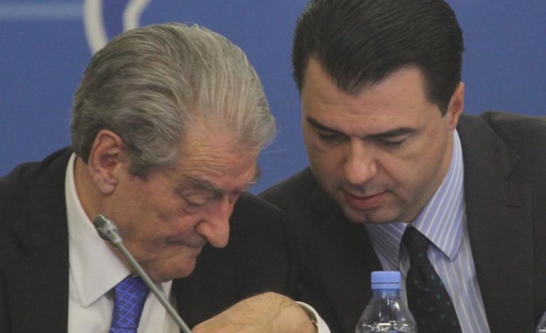 PRESION BASHËS ME ASTRIT VELIAJN/ Berisha: Do më mbrosh nga SHBA apo do më ekzekutosh si Enveri?