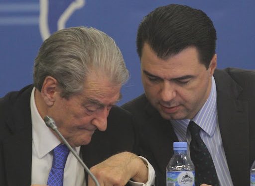 YURI KIM I KËRKOI TA PERJASHTONTE/ Basha takim “kokë më kokë” me Berishën pas mbledhjes