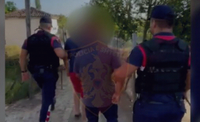 PARANDALOHET KRIMI NË BULQIZË/ E dhunoi dhe tentoi të godiste gruan me thikë, arrestohet 51-vjeçari